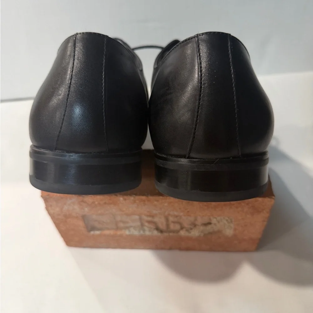 Steve Madden Black Leather Oxfords